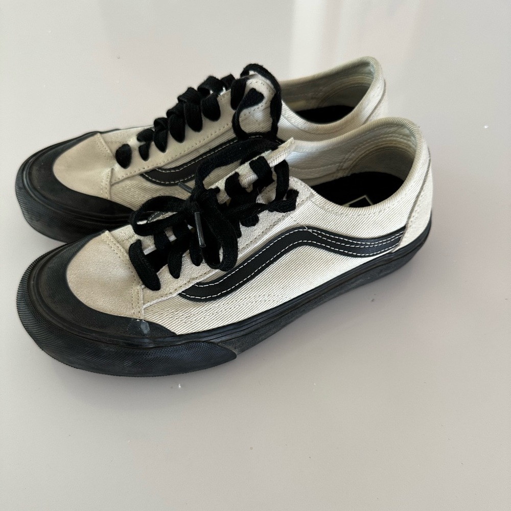 Vans Off The Wall Ultracush Suede Canvas Black & White skate Shoe M 7 / W 8.5